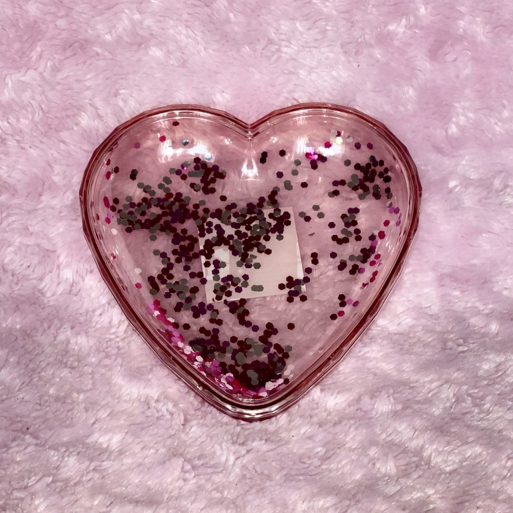 NWT Confetti Filled Acrylic Heart Shaped Dish Pink